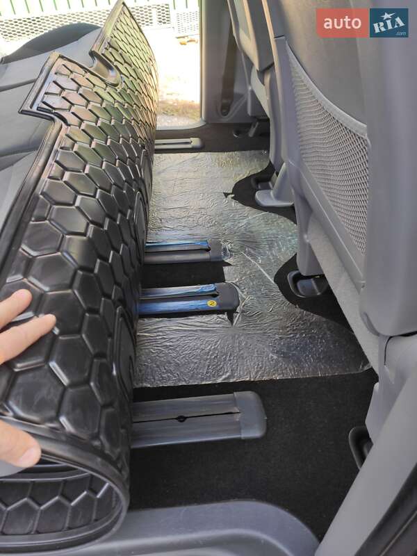 Мінівен Hyundai H-1 2014 в Запоріжжі фото 15 Мінівен Hyundai H-1 2014 в Запоріжжі