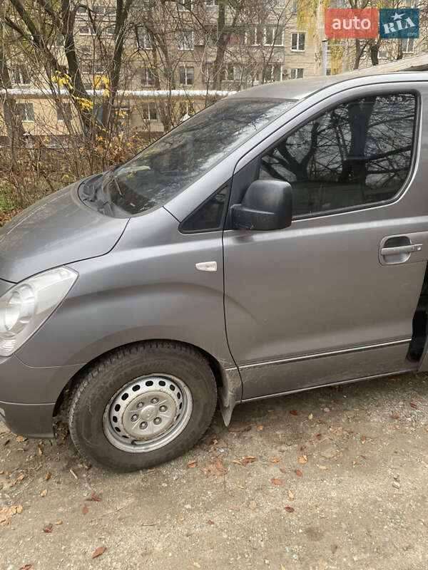 Мінівен Hyundai H-1 2010 в Дніпрі фото 2 Мінівен Hyundai H-1 2010 в Дніпрі