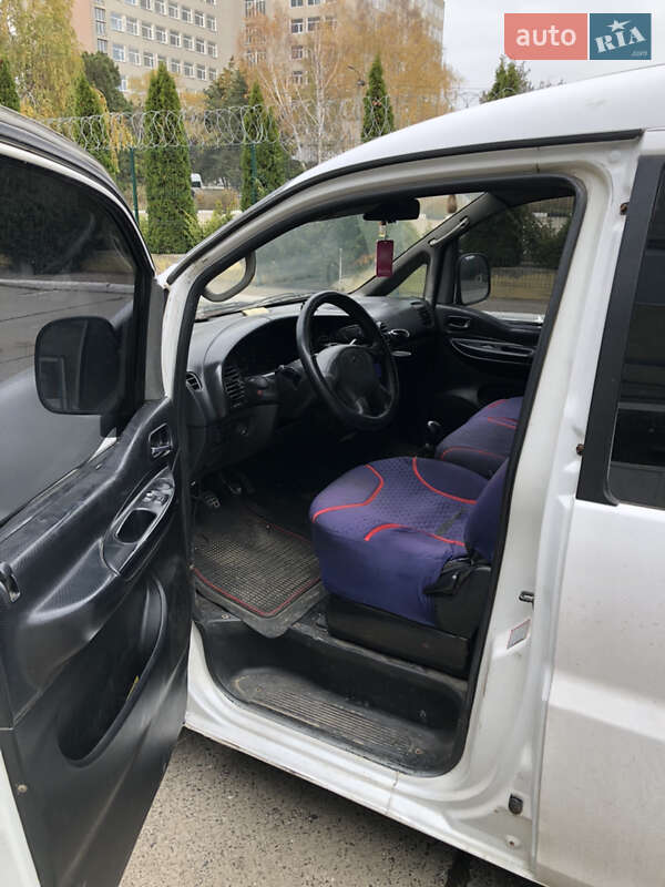 Минивэн Hyundai H-1 2002 в Черноморске фото 6 Минивэн Hyundai H-1 2002 в Черноморске