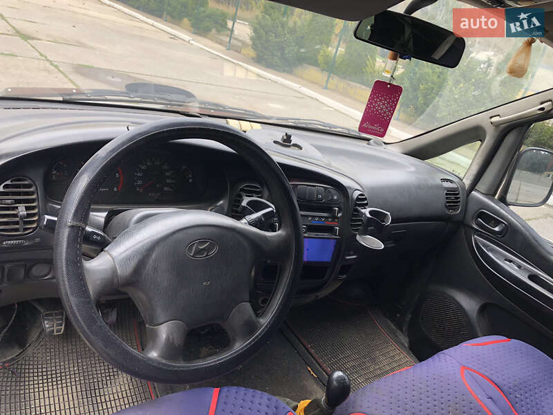 Минивэн Hyundai H-1 2002 в Черноморске фото 7 Минивэн Hyundai H-1 2002 в Черноморске