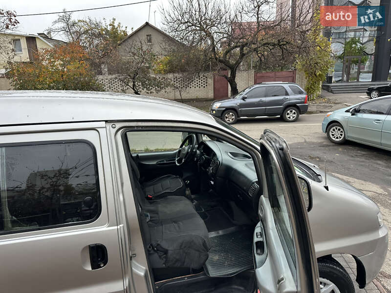 Мінівен Hyundai H-1 2005 в Одесі фото 13 Мінівен Hyundai H-1 2005 в Одесі