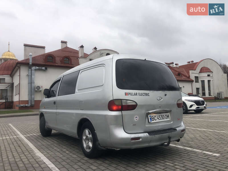 Грузопассажирский фургон Hyundai H-1 2004 в Львове