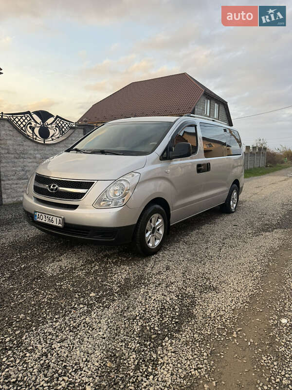 Мінівен Hyundai H-1 2008 в Виноградові фото Мінівен Hyundai H-1 2008 в Виноградові