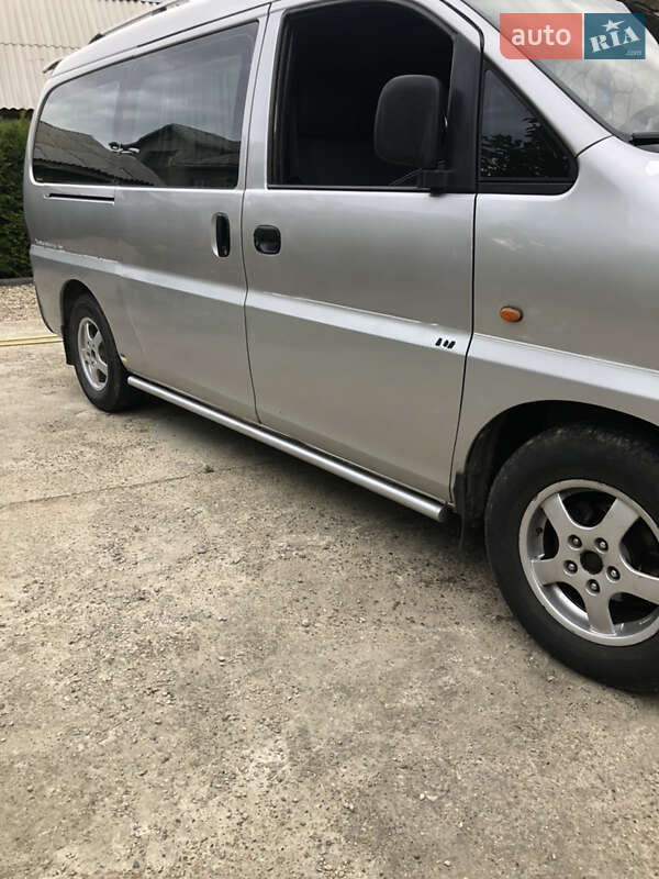 Минивэн Hyundai H-1 2000 в Стрые