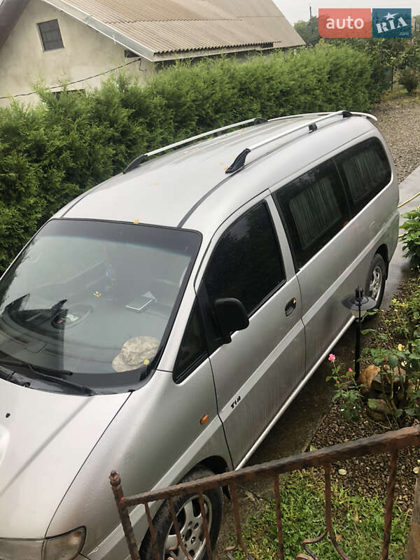Минивэн Hyundai H-1 2000 в Стрые