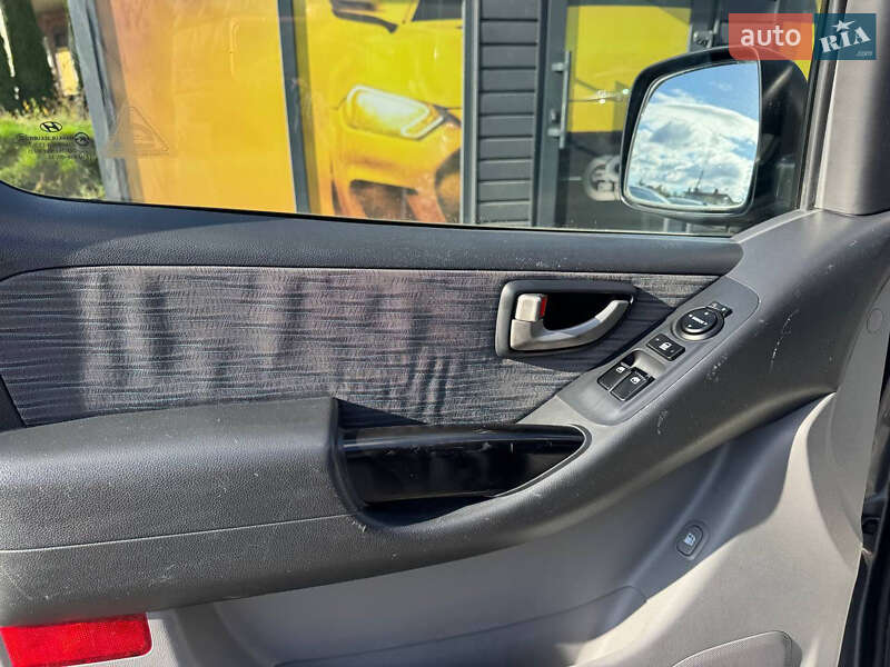 Мінівен Hyundai H-1 2011 в Стрию