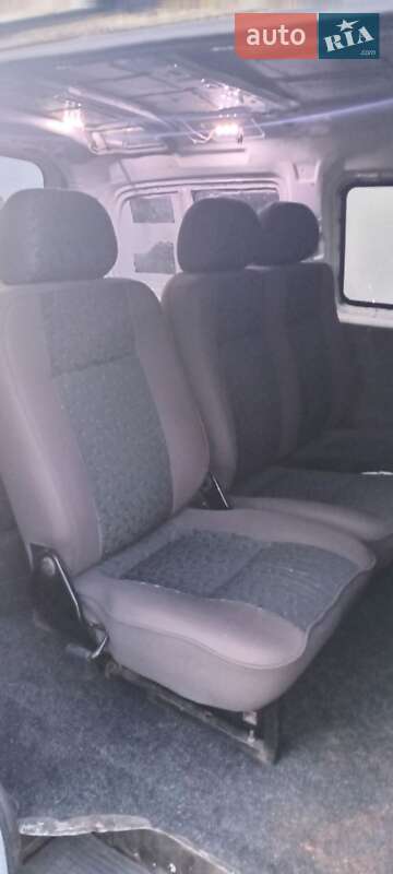 Грузовой фургон Hyundai H-1 2001 в Львове