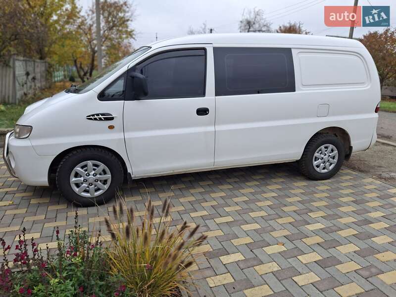 Вантажний фургон Hyundai H-1 2006 в П'ятихатках фото 7 Вантажний фургон Hyundai H-1 2006 в П'ятихатках