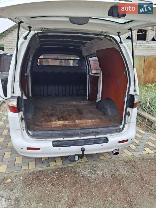 Вантажний фургон Hyundai H-1 2006 в П'ятихатках фото 18 Вантажний фургон Hyundai H-1 2006 в П'ятихатках