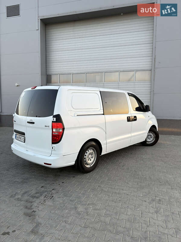 Минивэн Hyundai H-1 2008 в Умани