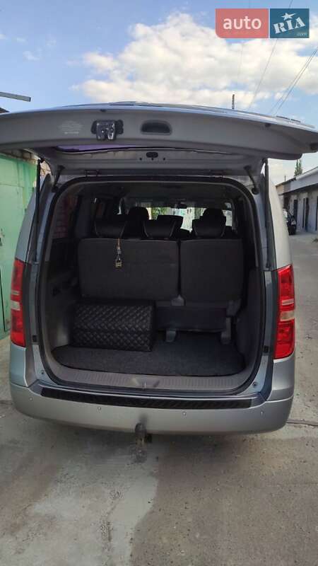 Минивэн Hyundai H-1 2012 в Николаеве