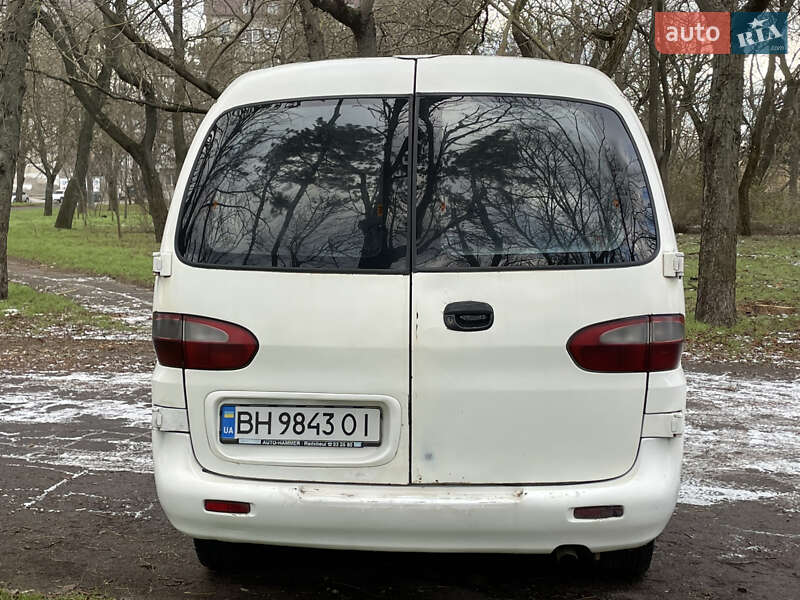 Вантажний фургон Hyundai H-1 2000 в Одесі