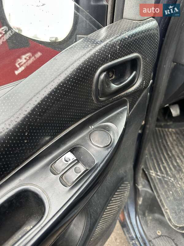 Минивэн Hyundai H-1 1999 в Сумах