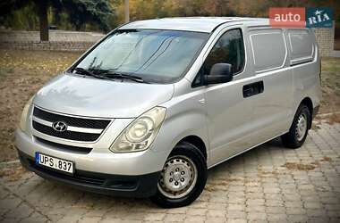 Вантажний фургон Hyundai H-1 2008 в Дніпрі