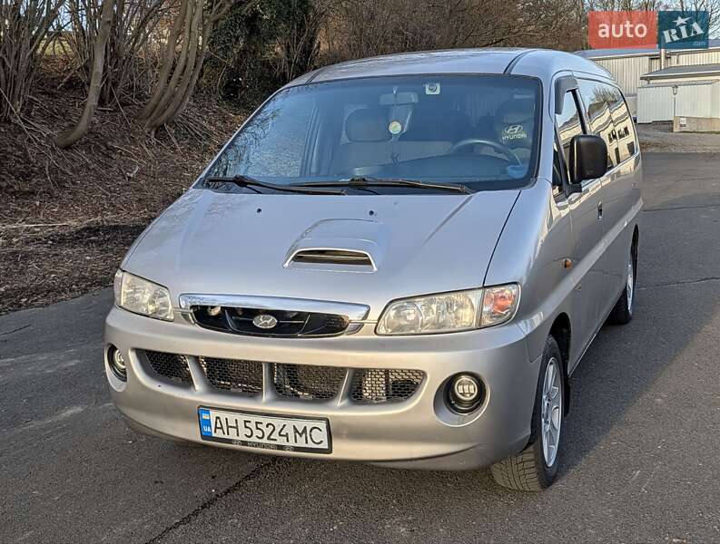 Минивэн Hyundai H-1 2004 в Ровно