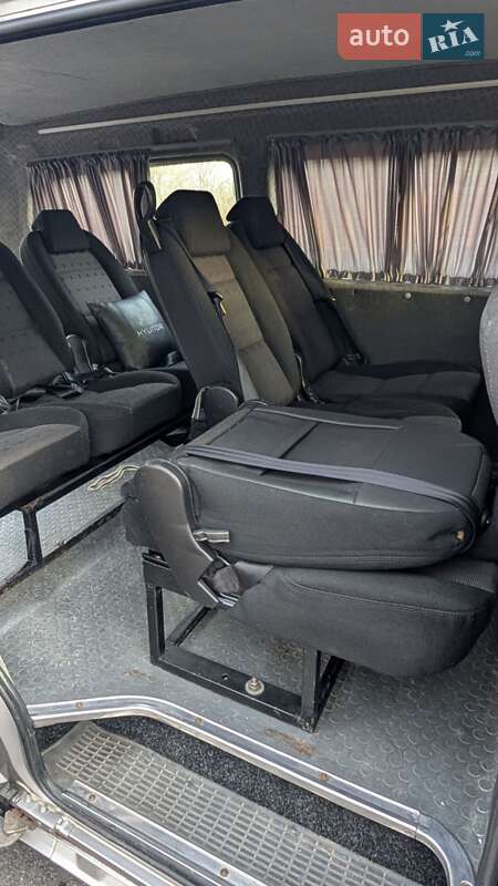 Минивэн Hyundai H-1 2004 в Ровно