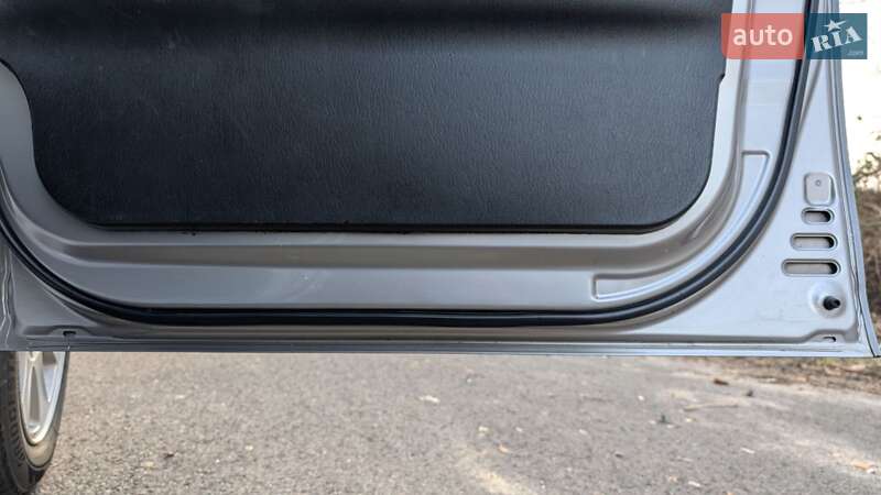 Минивэн Hyundai H-1 2004 в Ровно