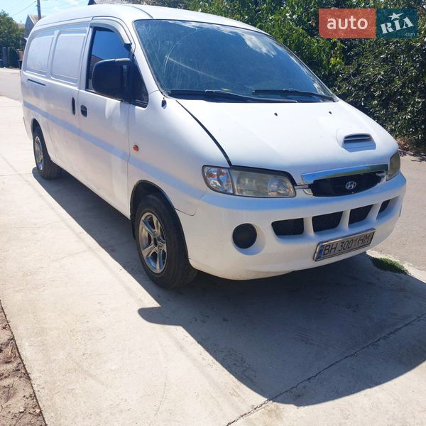 Hyundai H-1 2002
