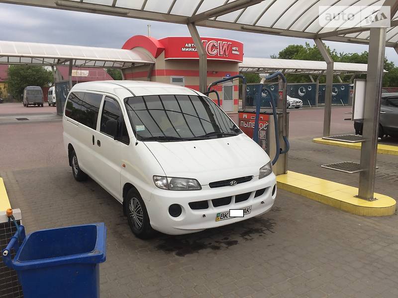 Минивэн Hyundai H 200 2000 в Ровно