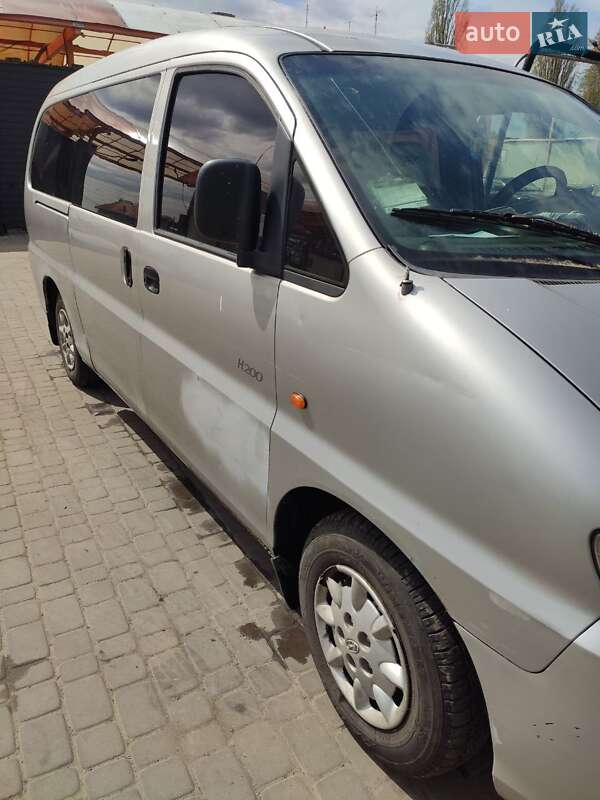 Минивэн Hyundai H 200 1998 в Сумах