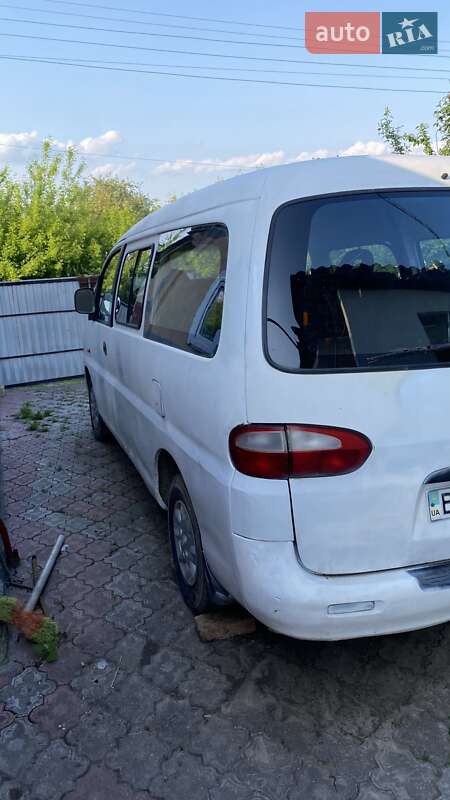 Минивэн Hyundai H 200 1999 в Волочиске