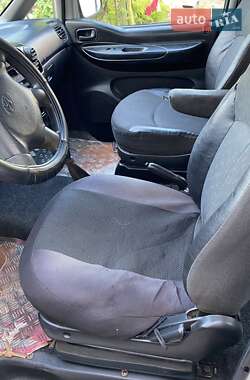 Минивэн Hyundai H 200 1999 в Волочиске