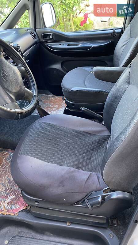 Минивэн Hyundai H 200 1999 в Волочиске