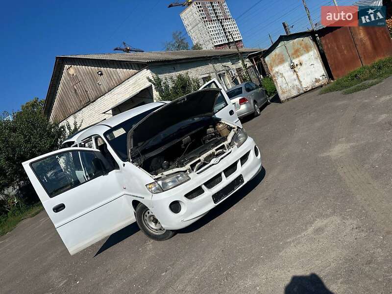 Минивэн Hyundai H 200 1998 в Тростянце