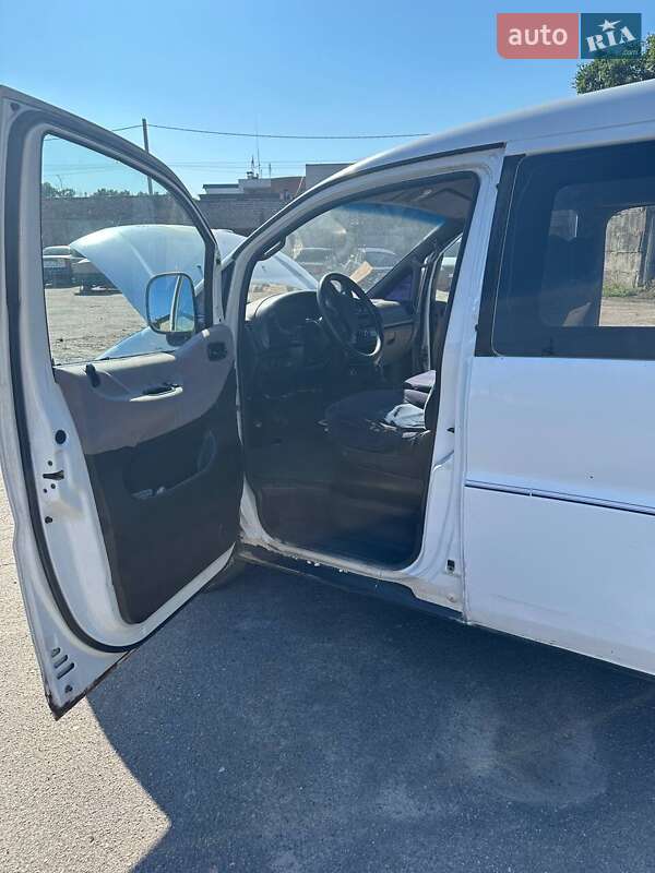 Минивэн Hyundai H 200 1998 в Тростянце