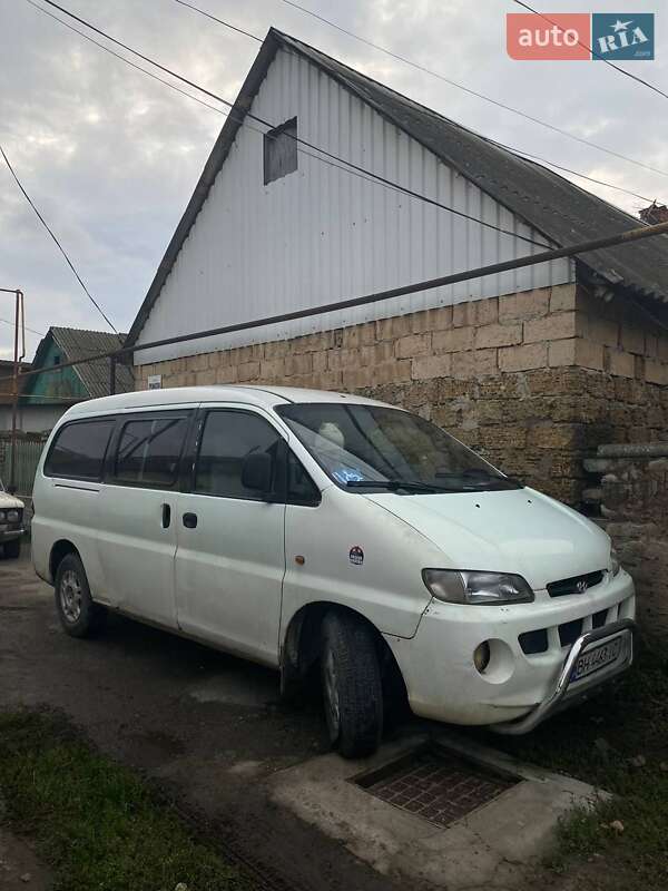 Минивэн Hyundai H 200 1998 в 