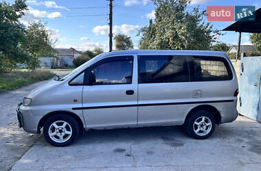 Минивэн Hyundai H 200 1999 в  фото 2 Минивэн Hyundai H 200 1999 в