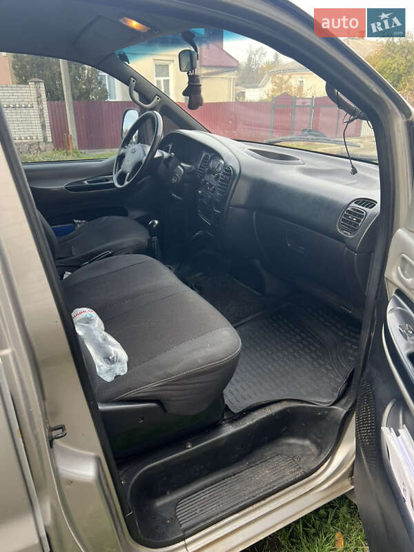 Вантажний фургон Hyundai H 200 2005 в Золотоноші