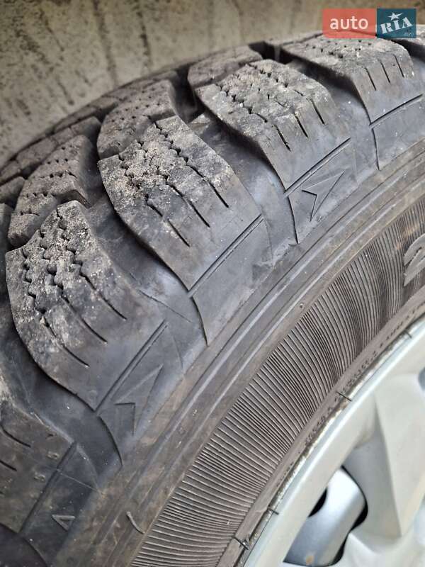 Грузовой фургон Hyundai H 200 2006 в Пятихатках