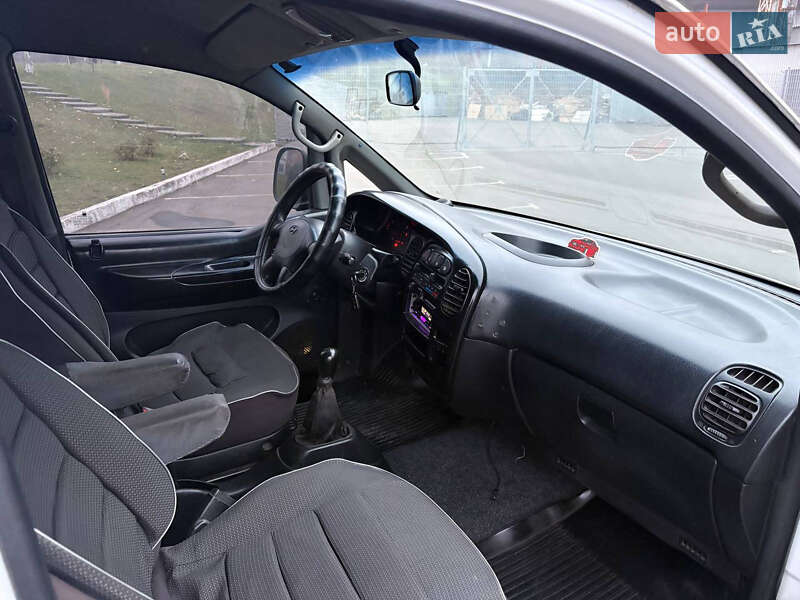 Минивэн Hyundai H 200 1999 в Кривом Роге