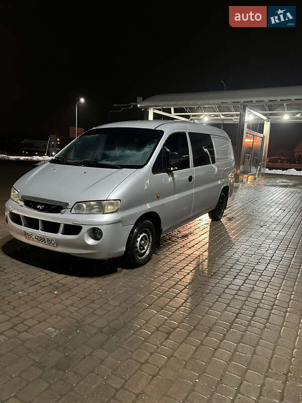 Hyundai H 200 2001