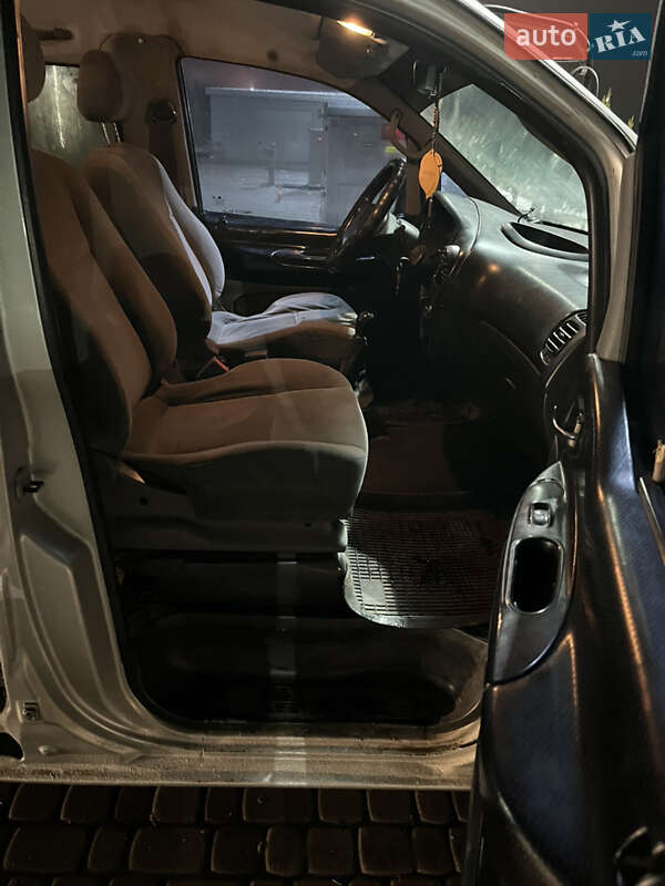 Минивэн Hyundai H 200 2001 в Городке