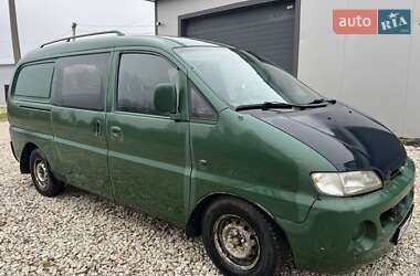 Минивэн Hyundai H 200 2000 в Волочиске