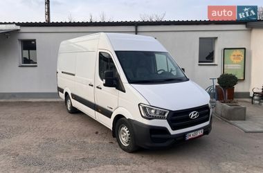 Вантажний фургон Hyundai H 350 2016 в Рівному