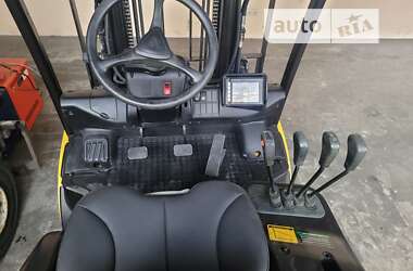 Вилочный погрузчик Hyundai HD 250 2015 в 