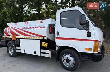 Бензовоз Hyundai HD 65 2004 в 