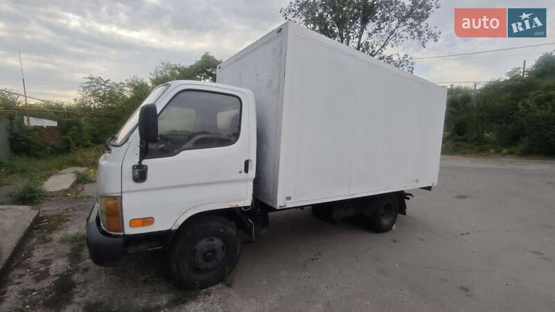 Вантажний фургон Hyundai HD 65 2004 в Дніпрі
