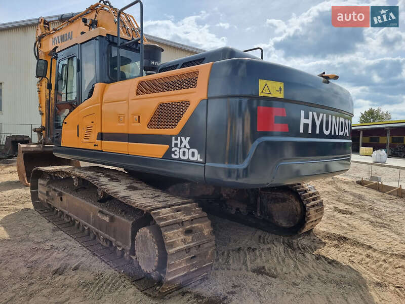 Гусеничный экскаватор Hyundai HX 2018 в Одессе