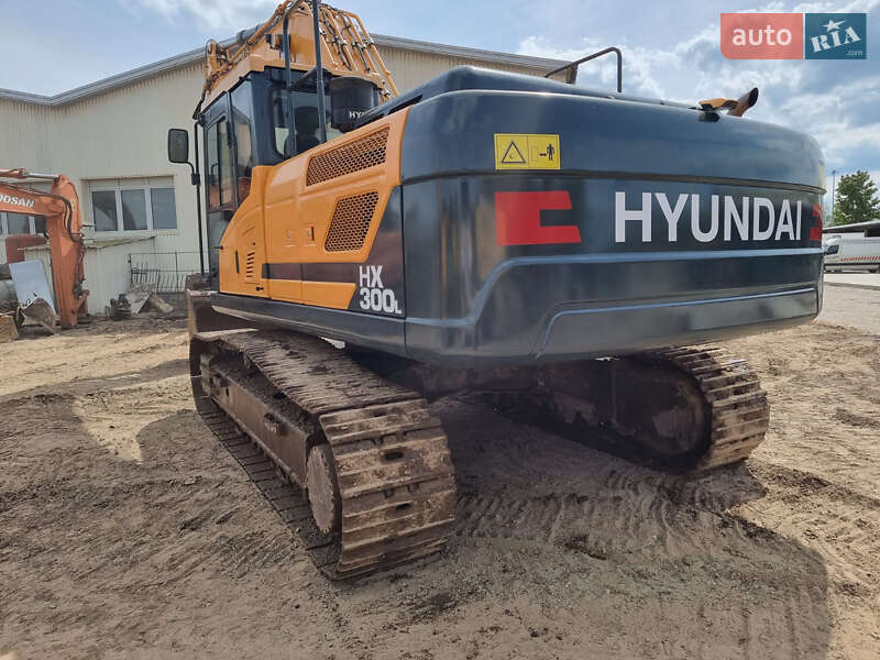 Гусеничный экскаватор Hyundai HX 2018 в Одессе