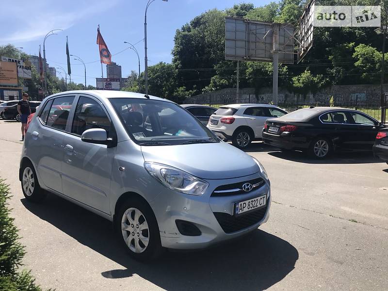 Хэтчбек Hyundai i10 2011 в Киеве