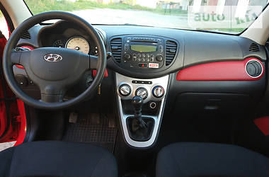 Хэтчбек Hyundai i10 2010 в Киеве