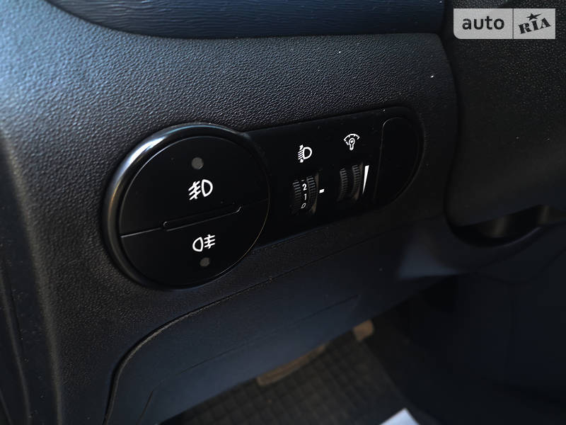 Хетчбек Hyundai i10 2011 в Миколаєві