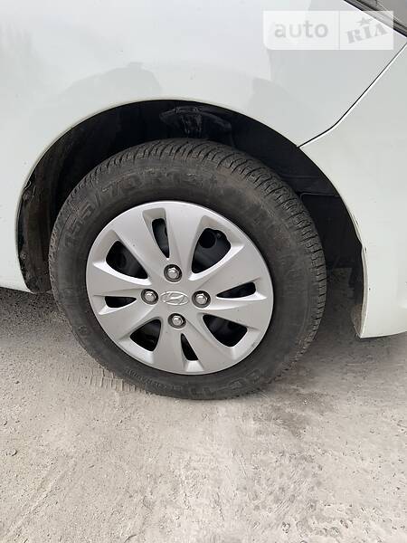 Хетчбек Hyundai i10 2012 в Запоріжжі