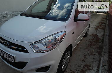 Хэтчбек Hyundai i10 2013 в Черновцах