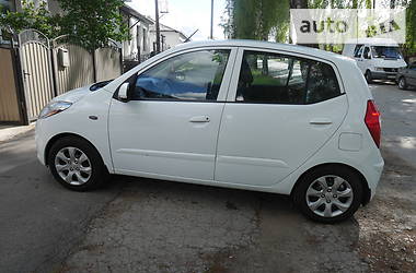 Хэтчбек Hyundai i10 2013 в Черновцах