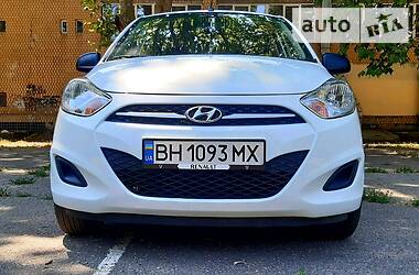 Хетчбек Hyundai i10 2012 в 